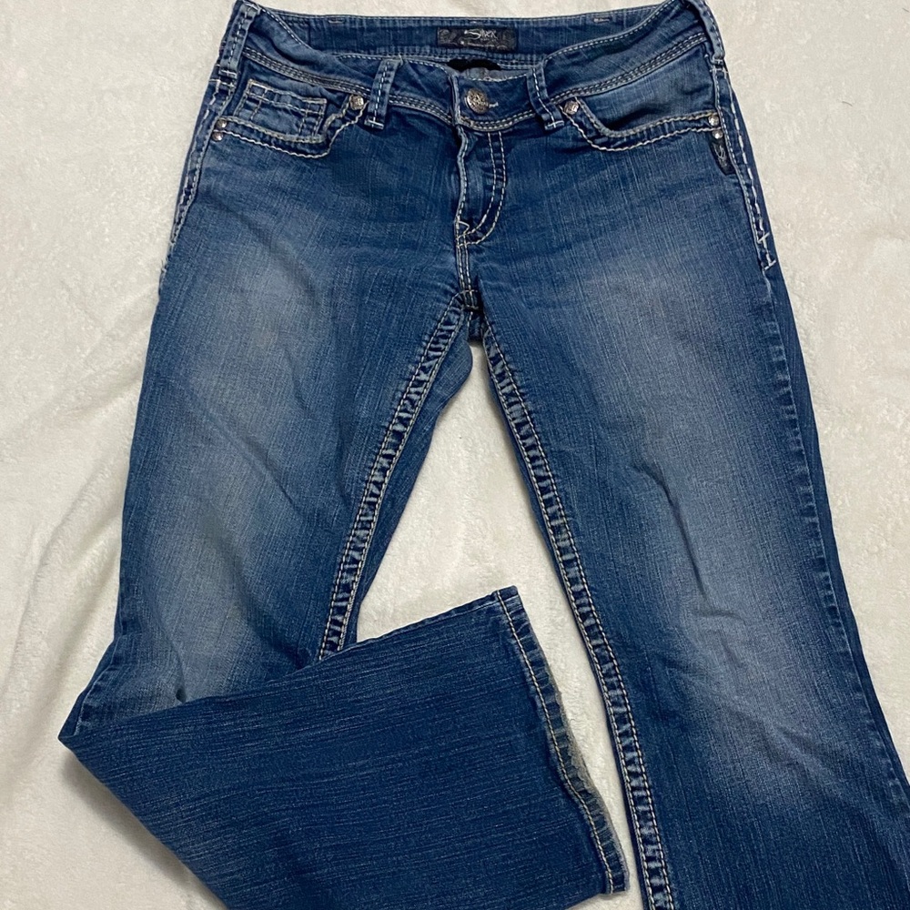 Silver Suki Classic Boot Cut Blue Jeans - Picture 6 of 10